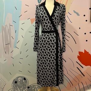 DVF Silk Black and White Patterned Collared Midi Wrap Dress w/ Belt Buckle